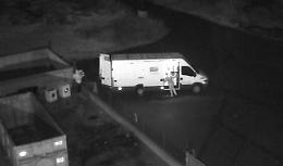 Impantanato con il furgone dopo la razzia in discarica