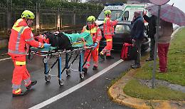 Camion tampona auto, contuse due donne