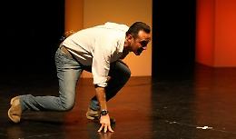 Pioggia di applausi per un irresistibile Giacobazzi