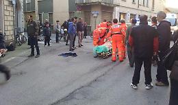 Schianto tra bici e auto, ciclista 23enne all'ospedale