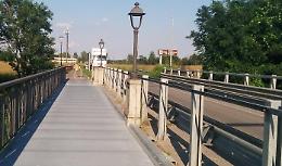 Rubati 700 metri di cavi di rame, pista ciclabile al buio