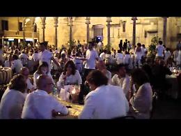 Progetto Mec 2015, il video dell'evento solidale in piazza del Comune