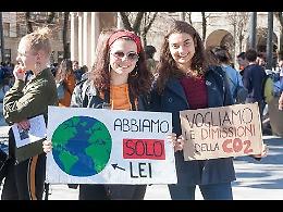 VIDEO 'Fridays for Future', tutti in piazza per il pianeta