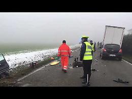 VIDEO Lo scontro frontale auto-camion a Chiavenna Landi
