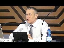 Carlo Cottarelli parla agli studenti del liceo Anguissola di Cremona