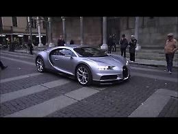 VIDEO La super Bugatti in piazza del Comune