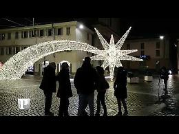 VIDEO Atmosfera di Natale: accese le luminarie