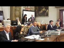 VIDEO Tamoil, il consiglio comunale di Cremona approva il conferimento della medaglia d'oro a Gino Ruggeri 