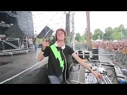 VIDEO Arriva la star della techno Lollino