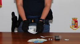 Cocaina in casa, arrestato 59enne dopo pedinamenti e appostamenti