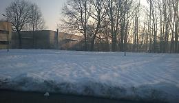 Parcheggio Via della Fogarina mercoled&igrave; 11 ancora innevato nonostante i solleciti (Gianni Guarneri)