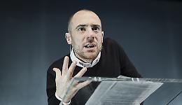 La mia battaglia, Elio Germano e l'arte della persuasione fra palco, video e pagina scritta