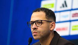 Rosenior nuovo allenatore del Chelsea, contratto fino al 2032