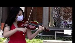 VIDEO Festa della repubblica e riapertura del Museo del Violino, Sara Zeneli suona l'inno Italiano