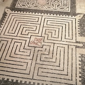 Laboratorio per adulti al museo: Tappeti di pietra