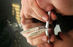 Giovani, pericolo droga: mix micidiale col virus