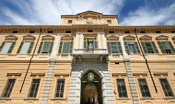 Alla festa ma ha il divieto: condannato il giorno del divorzio