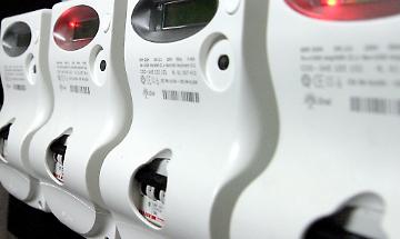 Drenava corrente da un'altra abitazione, 39enne denunciato per furto