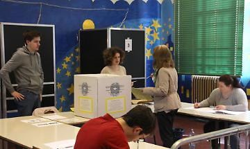 Referendum, alle 12 l'affluenza in provincia &egrave; del 18,9%