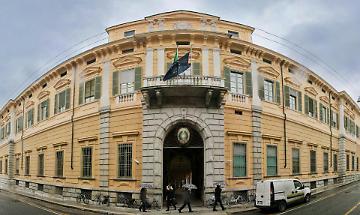 Udienza, sfregia l’auto al superiore: nei guai