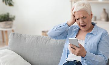 Volti digitali per ingannarla: nuova trappola hi-tech colpisce una pensionata