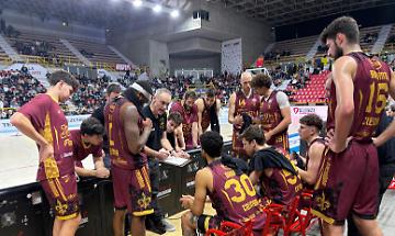 Juvi sette bellezze, Verona non regge