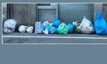 Rifiuto selvaggio nelle strade, protesta contro gli incivili