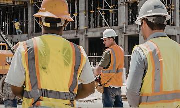 Un terzo dei neo assunti &egrave; di origine estera