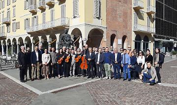 Trent'anni di suono e maestria: la liuteria cremonese celebra il Consorzio Antonio Stradivari