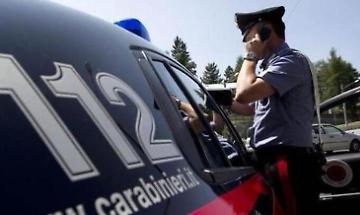 Ubriaco e violento con i carabinieri in centro, condanna a 18 mesi e pena sospesa: &egrave; libero