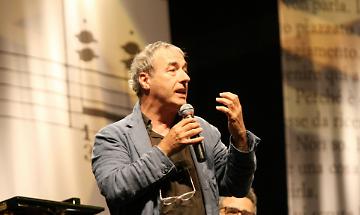 David Riondino e 'E sar&agrave; Efesto in Ferriera': la poesia che mise il lavoro al centro