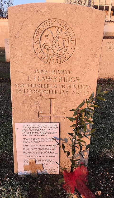 Inglese morto in guerra, tomba ritrovata dopo un secolo - La ...