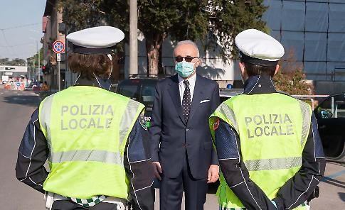 VIDEO Coronavirus, controlli  in citt&agrave; e provincia: gli auguri del Prefetto alle pattuglie