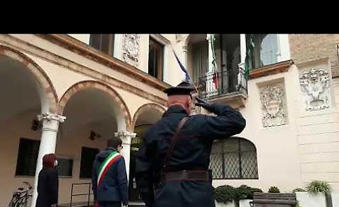 VIDEO Crema, il minuto di silenzio in memoria delle vittime del Coronavirus