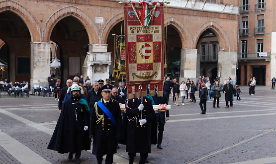 Un richiamo all’amore per i poveri nel giorno di Sant’Omobono