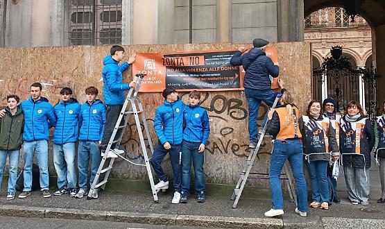 "Zonta says no", gli striscioni antiviolenza fuori dalle scuole