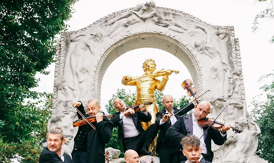 Mnozil Brass: STRAU$$. Un ballo tra due sedie