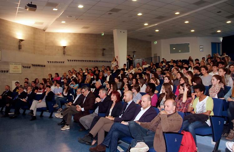 Il pubblico in aula magna dell'università
