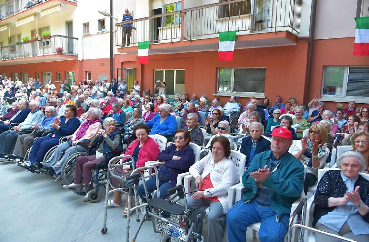 estudiantina al busi
