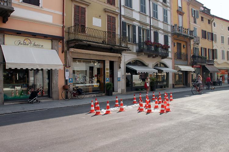 firma stradivari in corso garibaldi