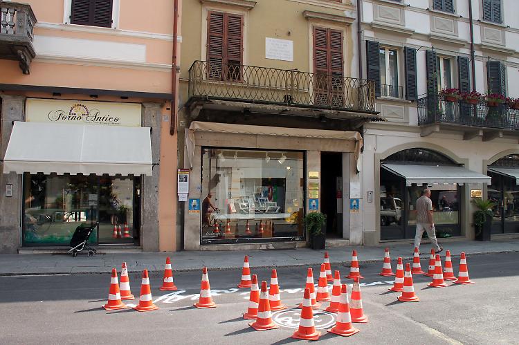 firma stradivari in corso garibaldi