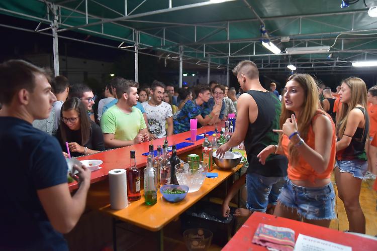 watermelon beach party gussola
