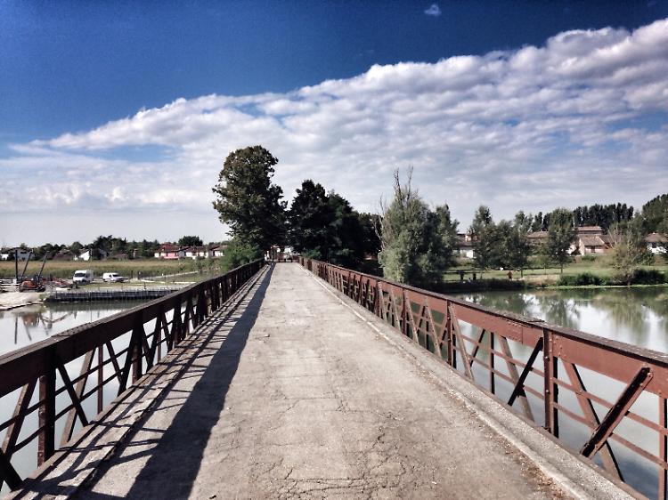 isola dovarese