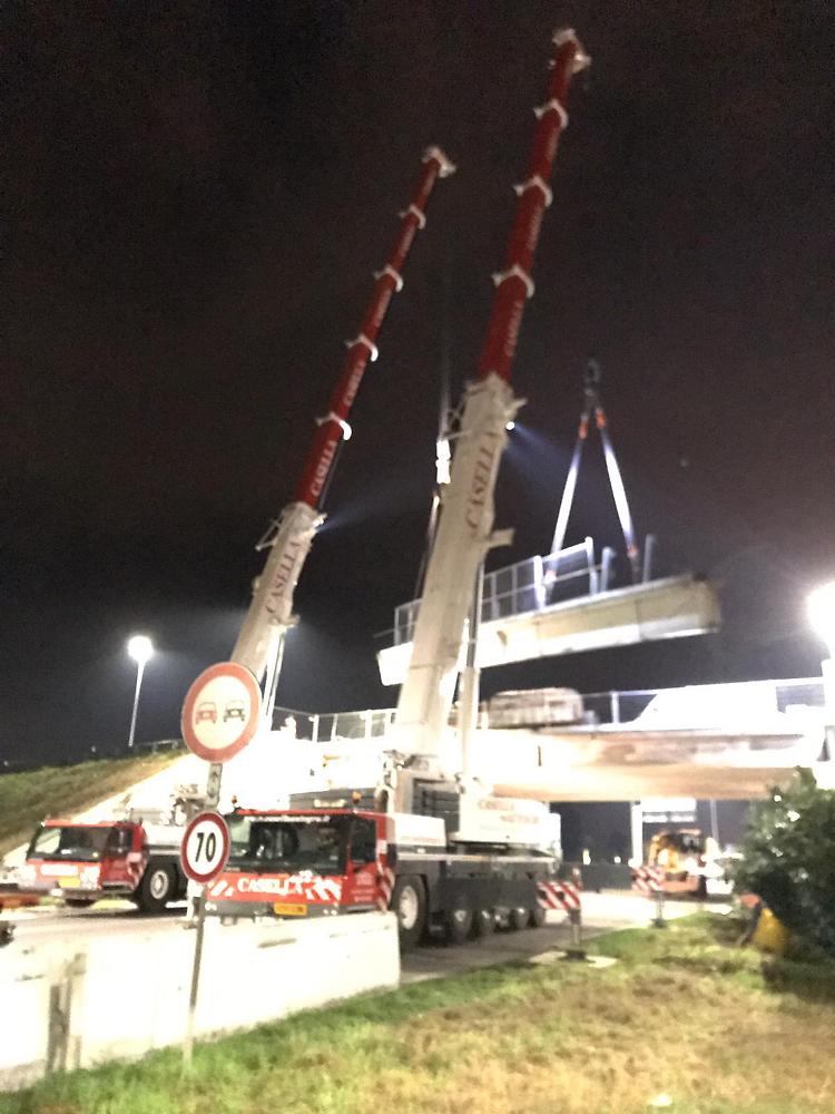 Trave alzata e rimossa alle 4.30