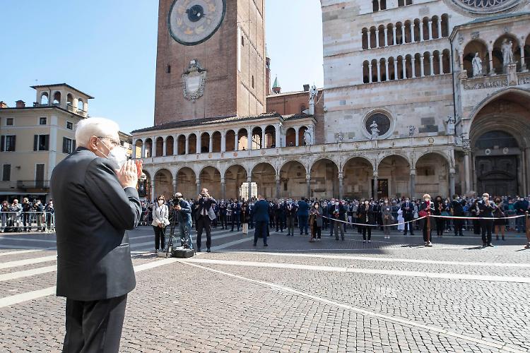 Il Presidente Mattarella in piazza del Comune