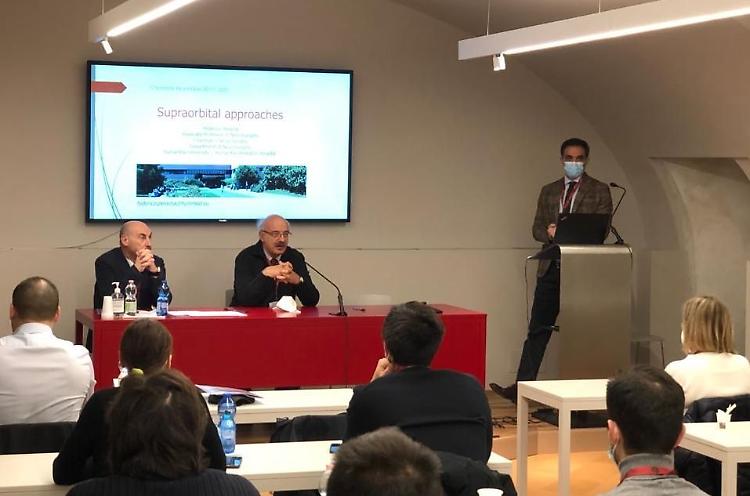 l dottor Fioravanti e il professor Servadei durante la parte teorica
