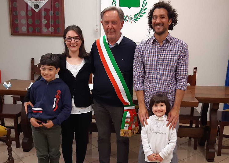 Scuola, Alice può tornare all’asilo: da oggi l’assiste il suo papà
