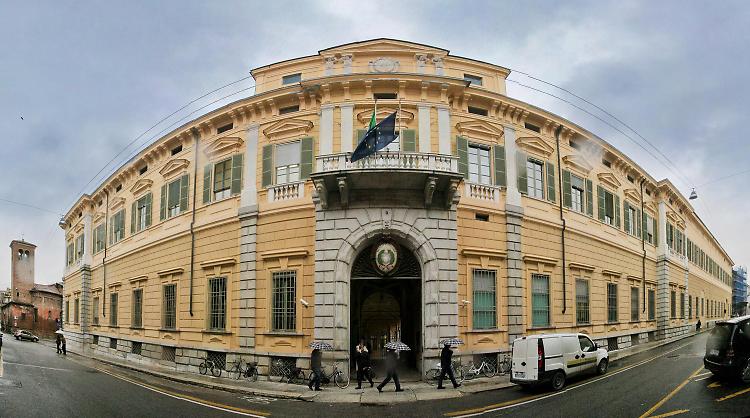 Minaccia al comandante: «Io ti spezzo le gambe»
