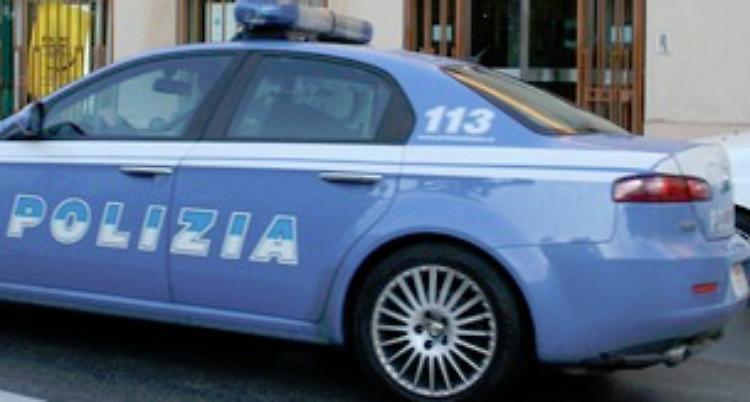 Tenta di rubare superalcolici all'Esselunga, arrestato