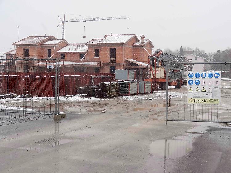 Cantiere alla Fiammetta, razzia di cavi e gasolio